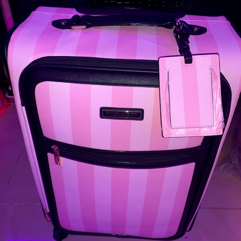 Victoria’s Secret Luggage w/Luggage Tag💖